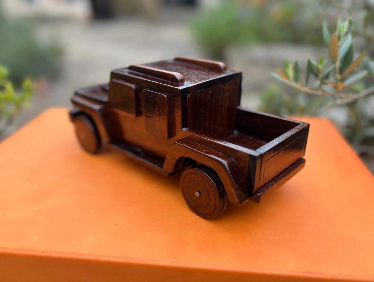 Handcrafted Wooden Jeep Model – Rustic Vintage Car Décor
